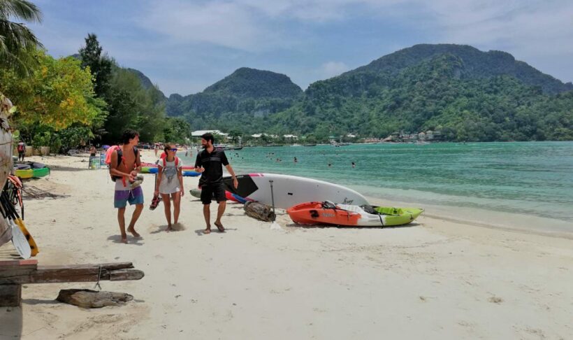 Phi Phi National Park to punish illegal beach vendors