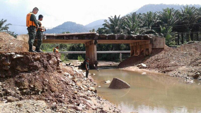 Krabi military fixing bridge washed away in rain