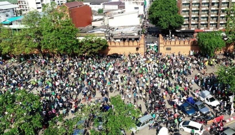 Huge rally in Chiang Mai protesting judges’ homes on Doi Suthep mountain