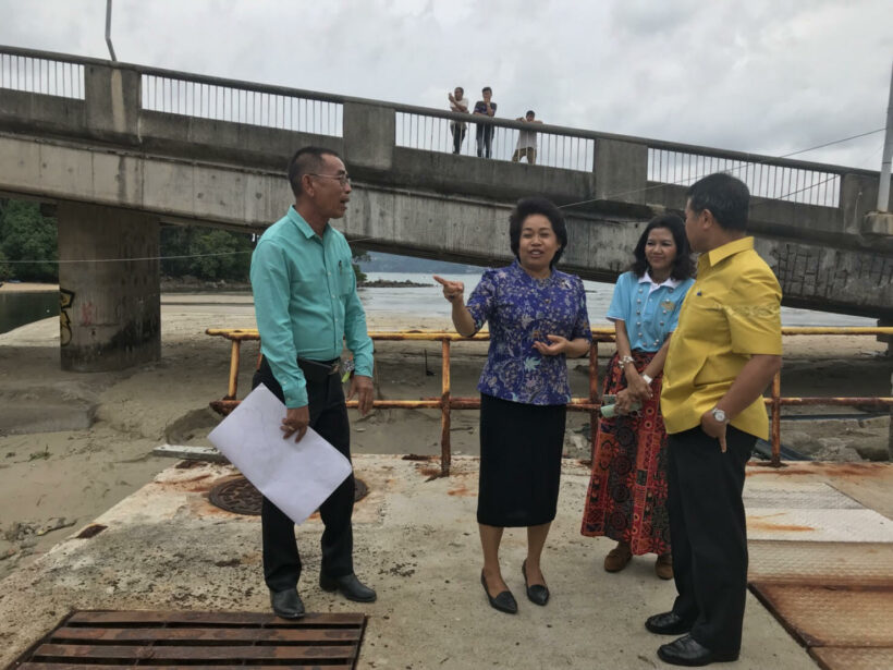 ผู้ว่าฯภูเก็ตลงพื้นที่ตรวจสอบปัญหาน้ำเสียที่คลองปากบางไหลลงทะเลหาดป่าตอง | The Thaiger
