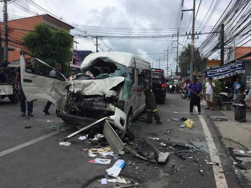 Truck crashes into a van and car – 8 in Chalong hospital