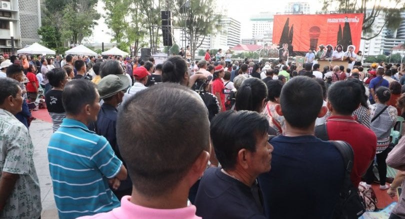 Activists challenge the Thai PM with three demands | News by Thaiger