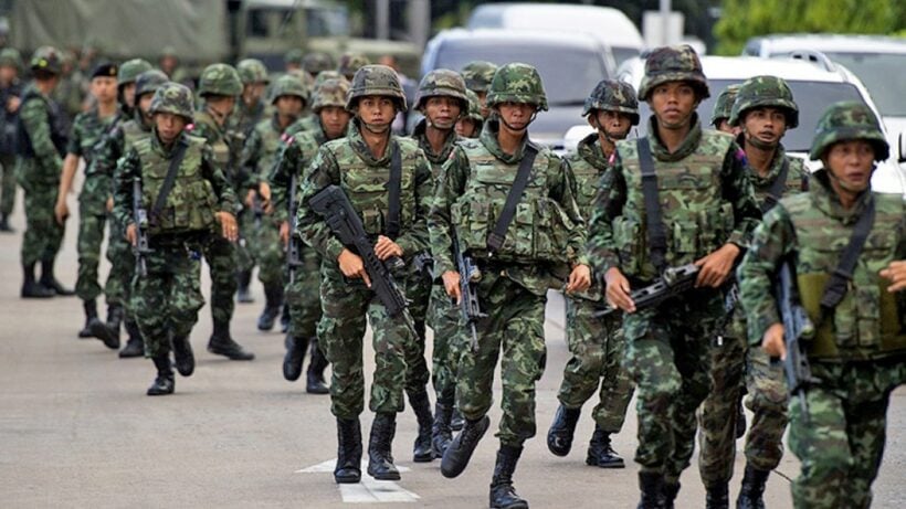 British and Thai armies train in jungle together