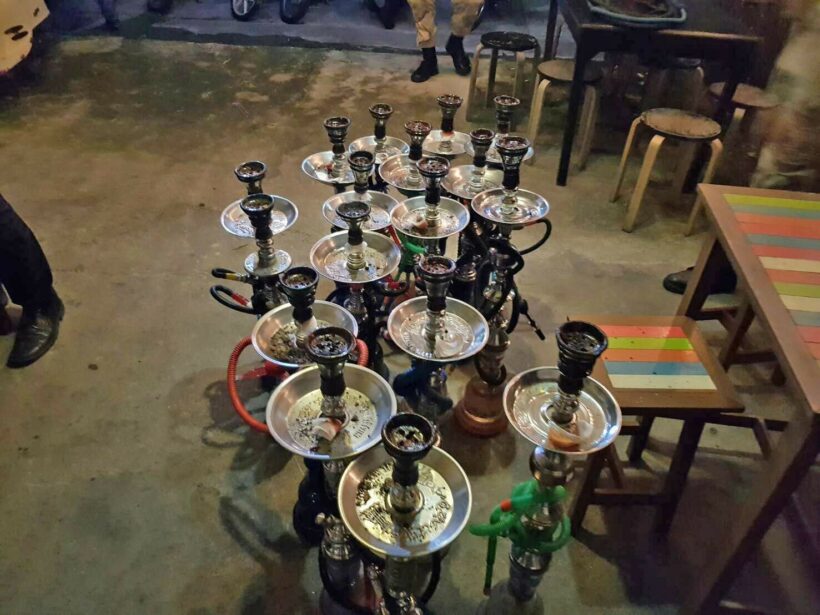 ฝ่ายปกครองภูเก็ตเข้าตรวจสอบร้านบริการบารากู่ ยึดของกลาง 17 ชุดส่งดำเนินคดี | The Thaiger