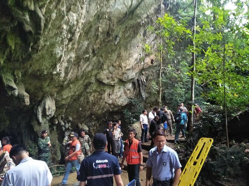 Chiang Rai: Rescue operation looking for 11 footballers and a coach trapped in a flooded cave