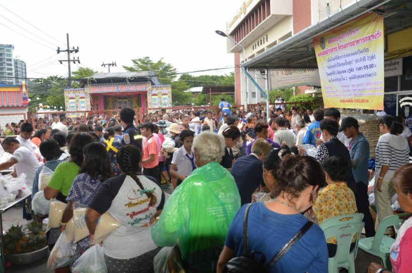 Phuket rescue foundation donates food to the poor – Te Krajard merit-making ceremony