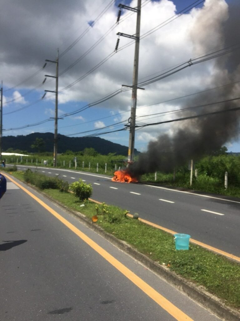 Saleng driver escapes side-car gas bottle fire | News by Thaiger