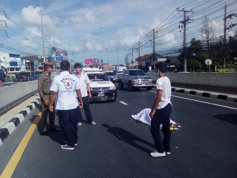 Motorbike driver dies exiting Bang Khu underpass