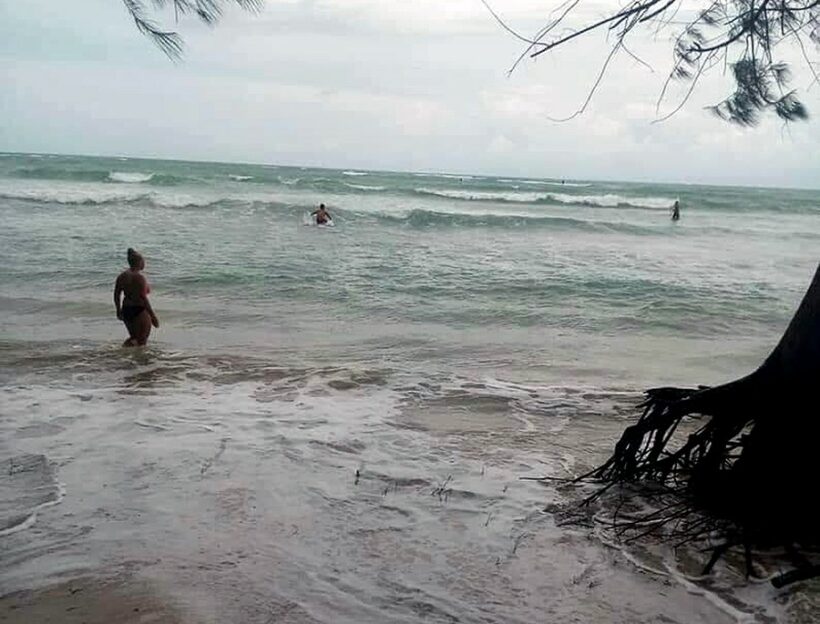 One missing in Nai Yang beach accident - Photos and video | News by Thaiger
