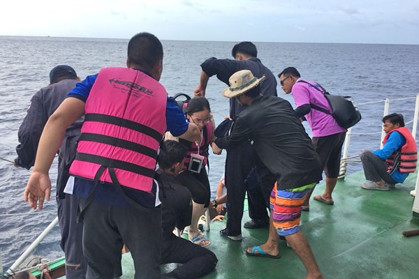 40 tourists, 3 boat crew safely back from Koh Racha