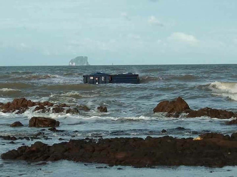 Trang: 17 containers wash off a ship | News by Thaiger