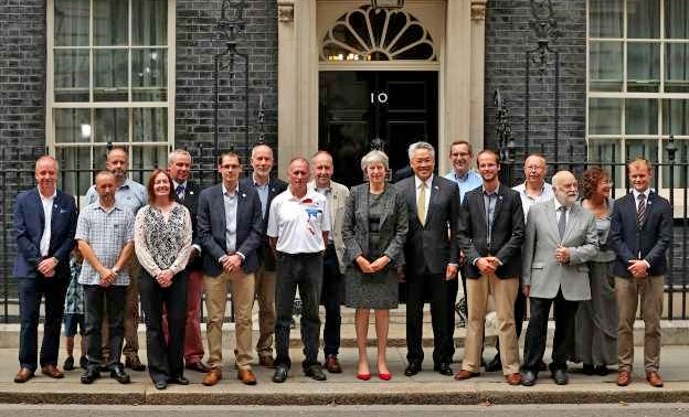 British PM meets divers who helped in the Tham Luang rescue