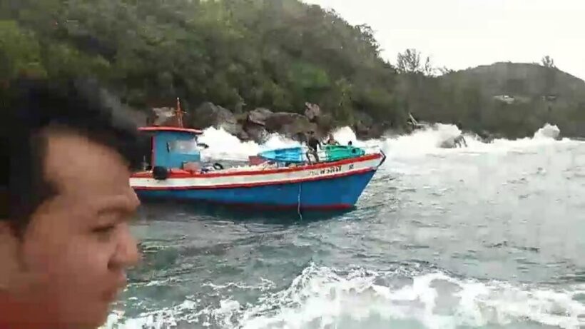 Cargo boat from Phuket hits rocks off Koh Phi Phi