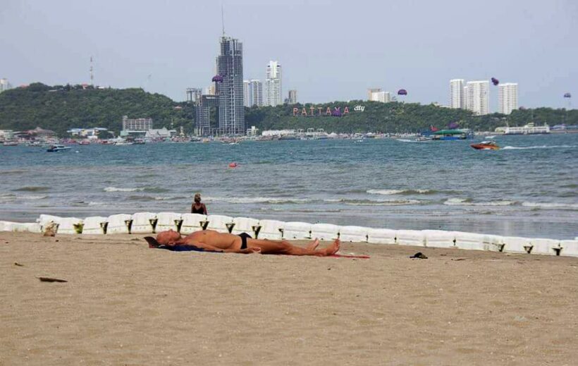 Enthusiastic Pattaya media claim “Happy tourists visited in droves over the long weekend.”