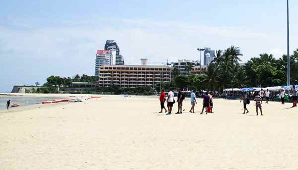 Enthusiastic Pattaya media claim "Happy tourists visited in droves over the long weekend." | News by Thaiger