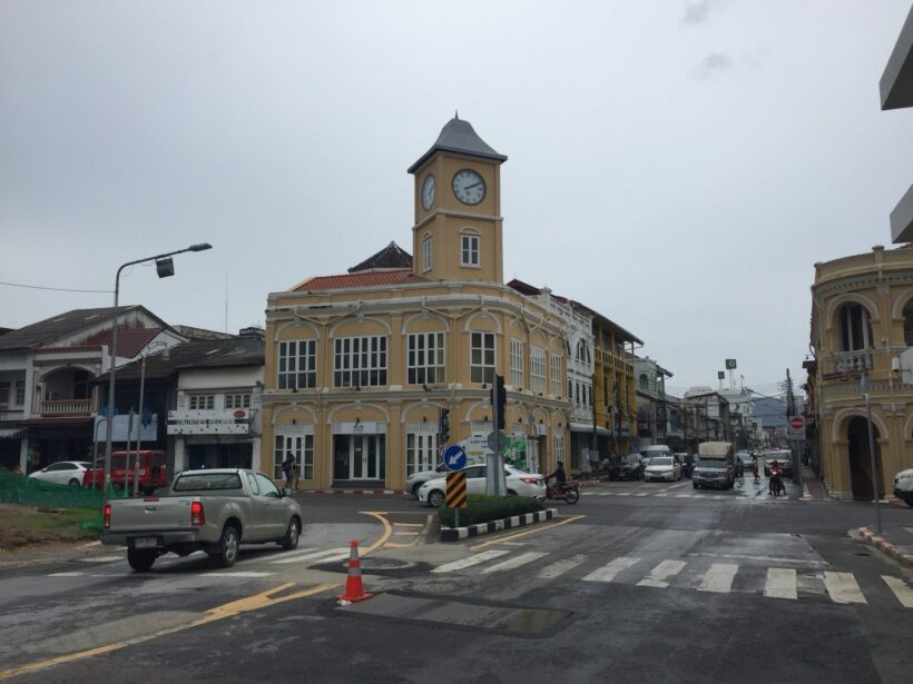 น้ำท่วมผิวจราจรในพื้นที่จังหวัดภูเก็ตกลับเข้าสู่ภาวะปกติ | The Thaiger