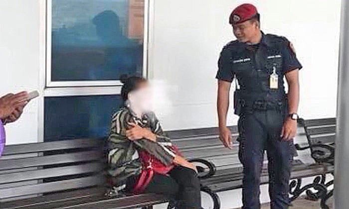 Thai woman takes out guard and four cars after parking fine outside Chiang Mai airport | News by Thaiger