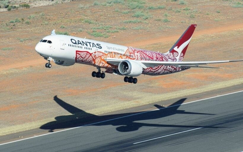 QANTAS passengers heap praise on pilot for turn-around