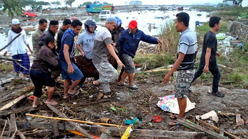 Death toll approaches 400 in Sulawesi earthquake aftermath