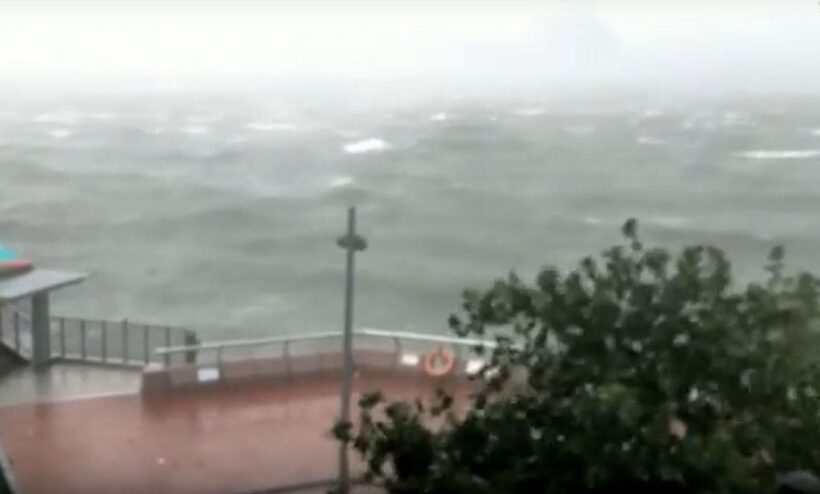 Typhoon Mankhut batters Hong Kong and Macau