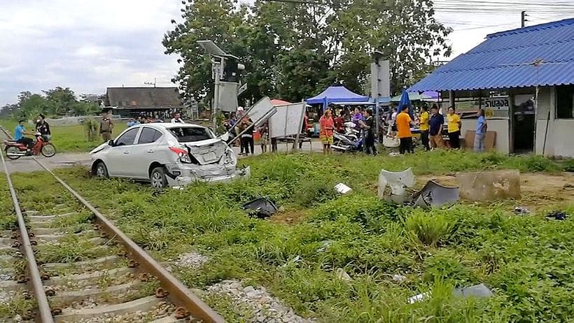 Train hits car in Hat Yai