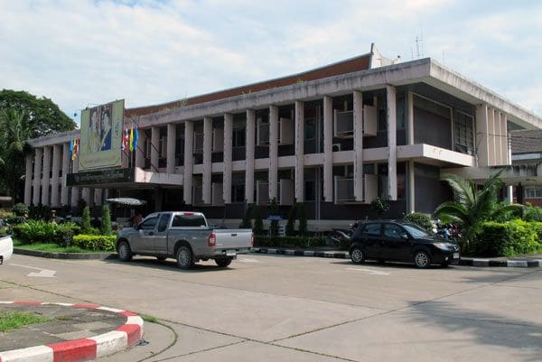 Australian living in Chiang Mai hangs himself from a roadside tree