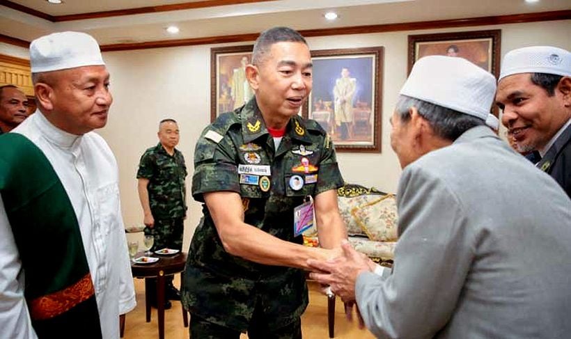 New Thai Army Commander visits Pattani