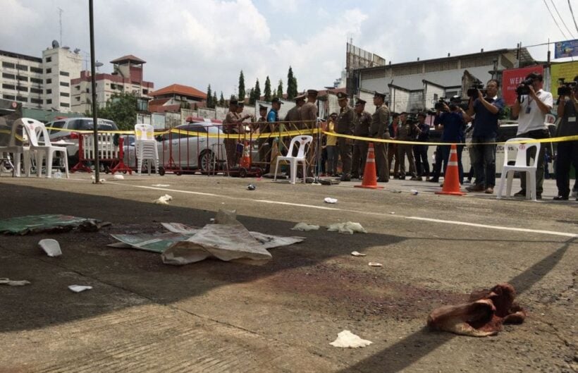 Police tracking down suspects after BKK city centre shootout