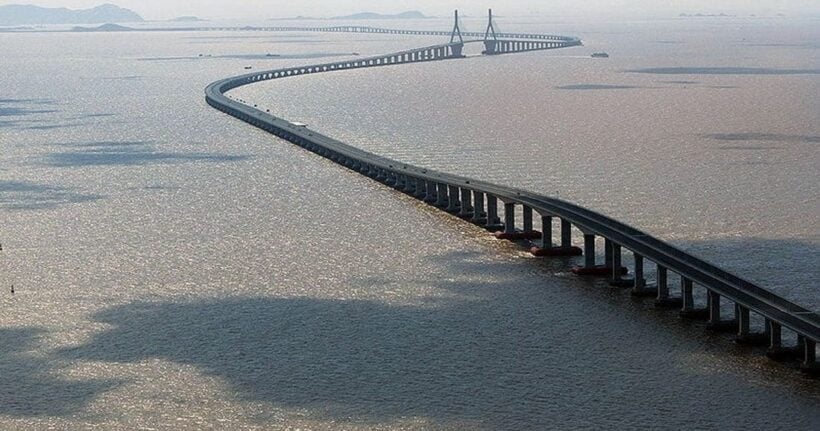 The Great Bridge of China – the world’s longest sea-bridge opens