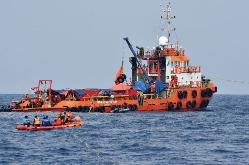 Indonesian rescue teams call off search for passengers of Lion Air flight