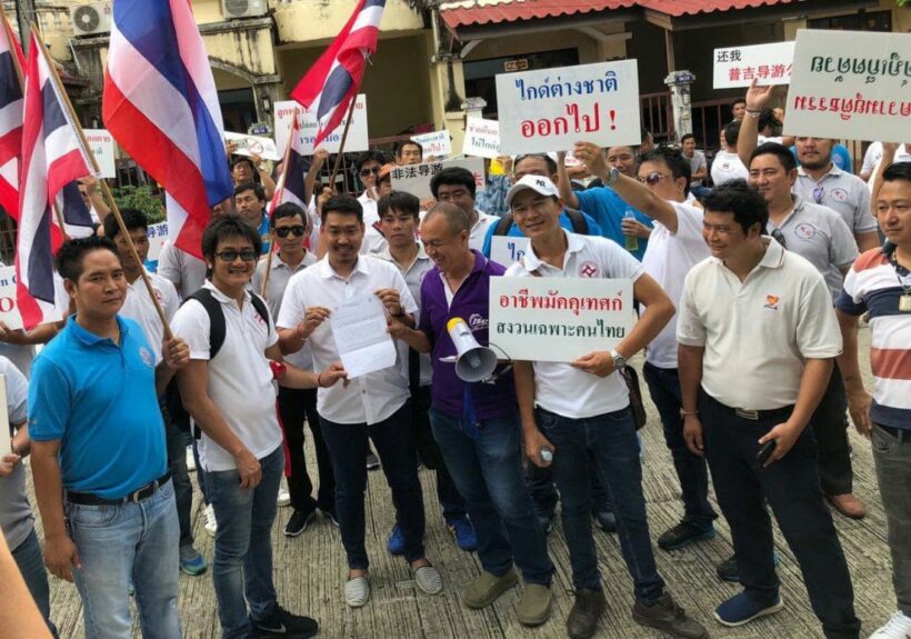 Chinese-speaking local guides take to the streets