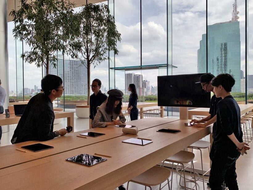 Thailand's first Apple store opens along the Chao Phraya at the new Iconsiam | News by Thaiger