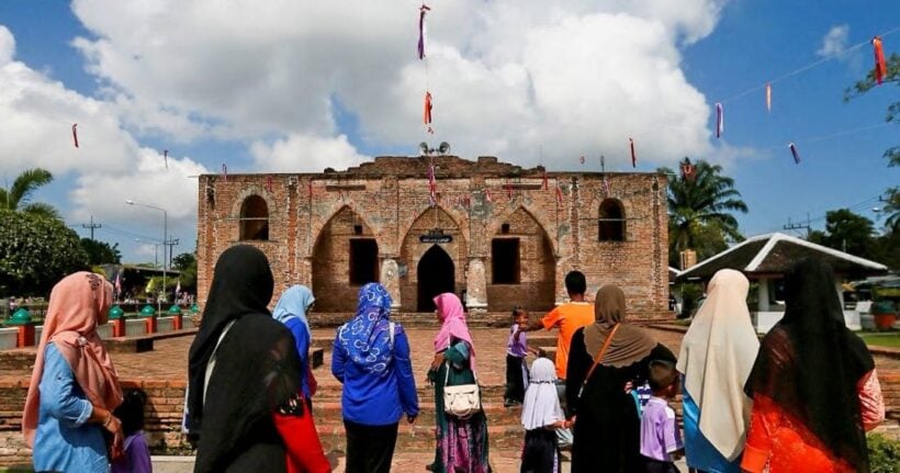 Pattani mosque still a popular pilgrimage for Malaysians