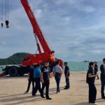 Singapore barge and crane arrive for the rising of Phoenix | Thaiger