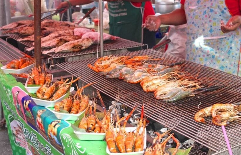 Hua Hin seafood sellers told not to overcharge customers