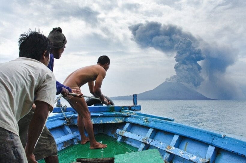 TSUNAMI: “There were two waves” – Norwegian volcano photographer