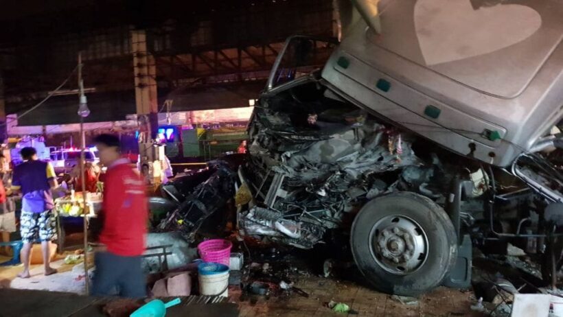 Truck ploughs into a Phitsanulok market killing one person