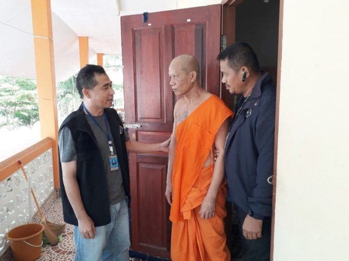 ผ้าเหลืองเปื้อนกาม! จับหลวงตาชำเราเด็กหญิงวัย 14 หนีคดีนาน 11 ปี | The Thaiger