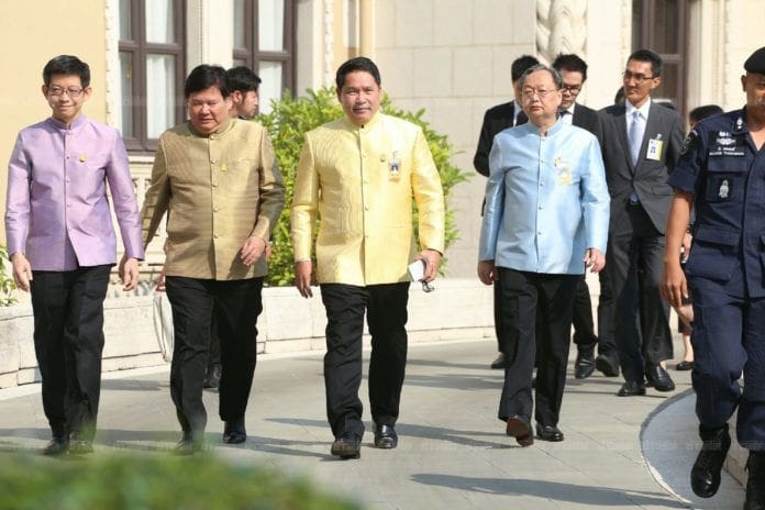 4 รัฐมนตรีพลังประชารัฐลาออกแล้ว ลั่น ต้องการสร้างบรรทัดฐานใหม่ | The Thaiger