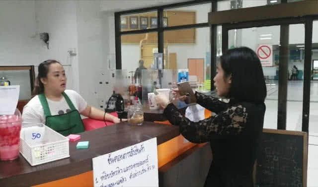 กระทรวงธรรมชาติฯ นำร่อง ห้ามร้านค้าใช้แก้วพลาสติก | The Thaiger