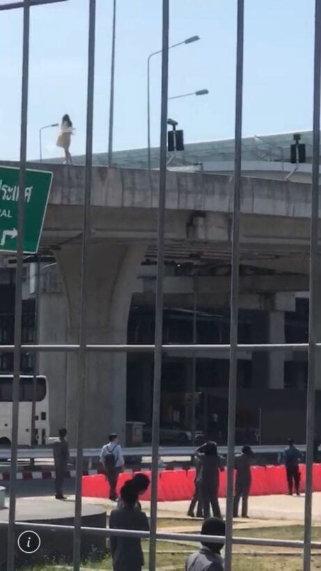 Lithuanian woman saved from jumping from upper roadway at Phuket Airport – VIDEO | News by Thaiger
