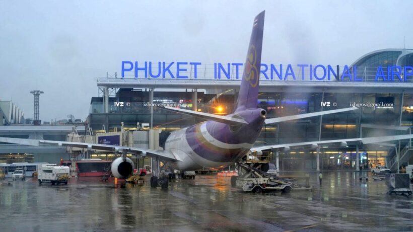 Pabuk: Phuket Airport, ready for the approaching storm