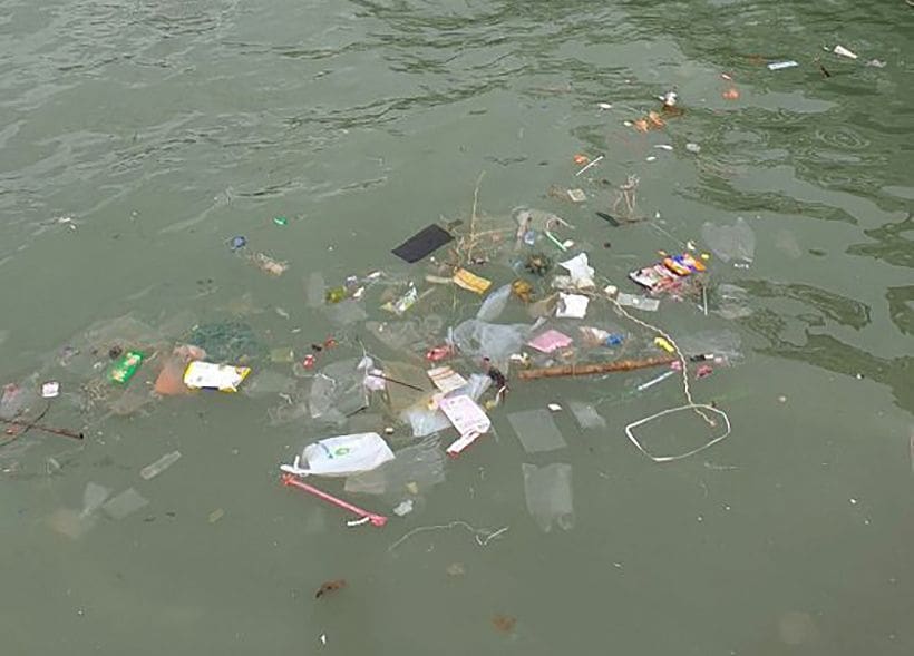 Pattaya boat pier surrounded by rubbish