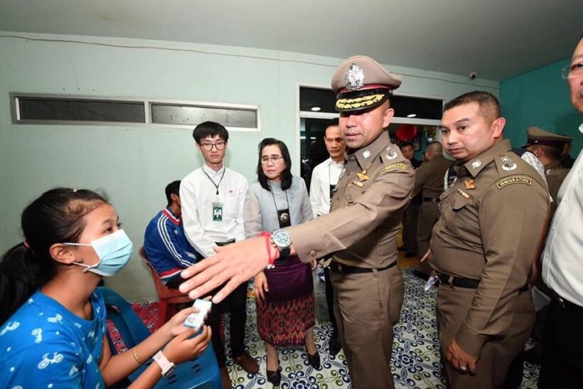 Fake visa stamp gang arrested in Nonthaburi