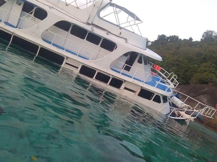 Eleven passengers recovered from dive boat after it hit rocks off Koh Similan group