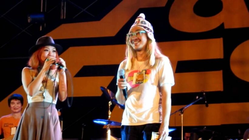 “สอง พาราด็อกซ์” เคลื่อนไหวแล้วหลังสูญเสียคุณพ่อ | The Thaiger