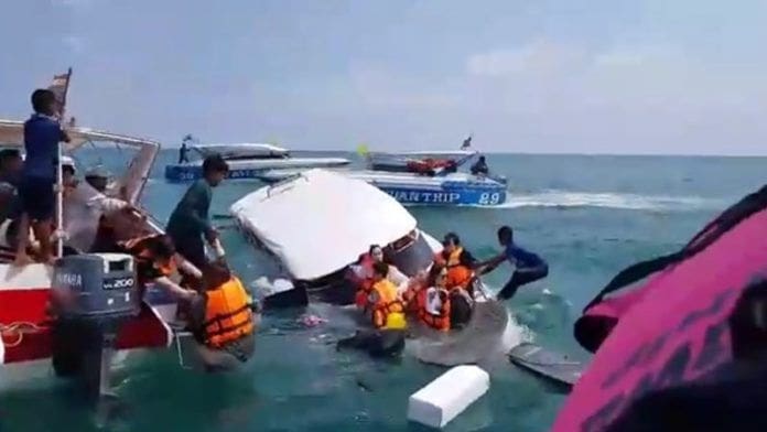 23 Chinese tourists rescued off sinking boat at Koh Samet | News by Thaiger