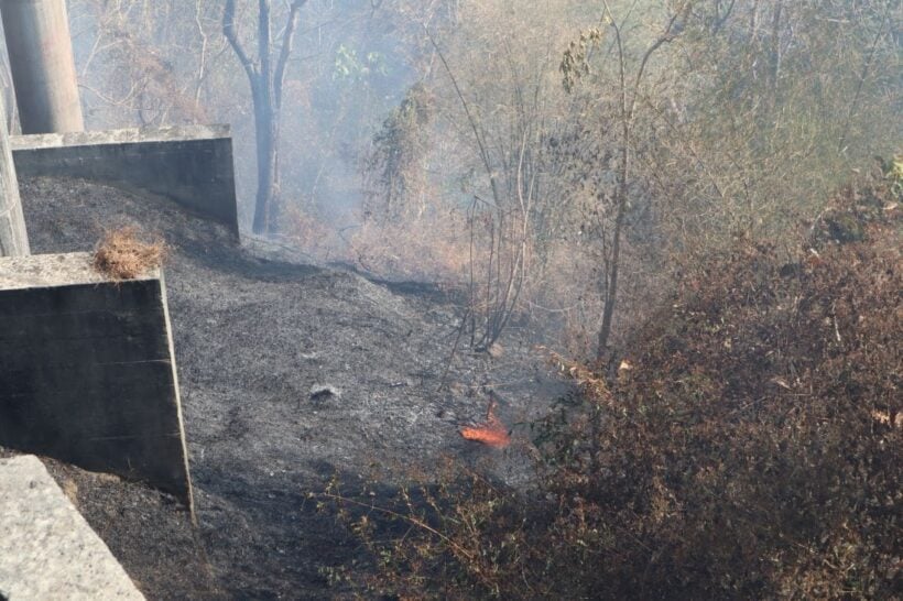 Brush fire near the Khao Rang view point – VIDEO | News by Thaiger