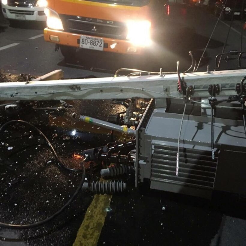 Pickup truck crashes into power pole in Wichit, causes five hour blackout | News by Thaiger