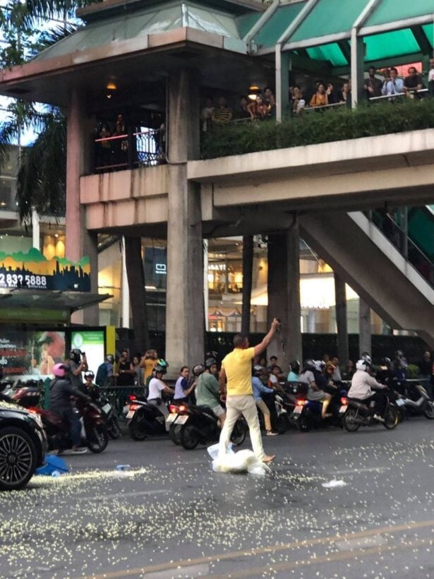 Armed Mercedes owner releases snakes onto road outside Central World